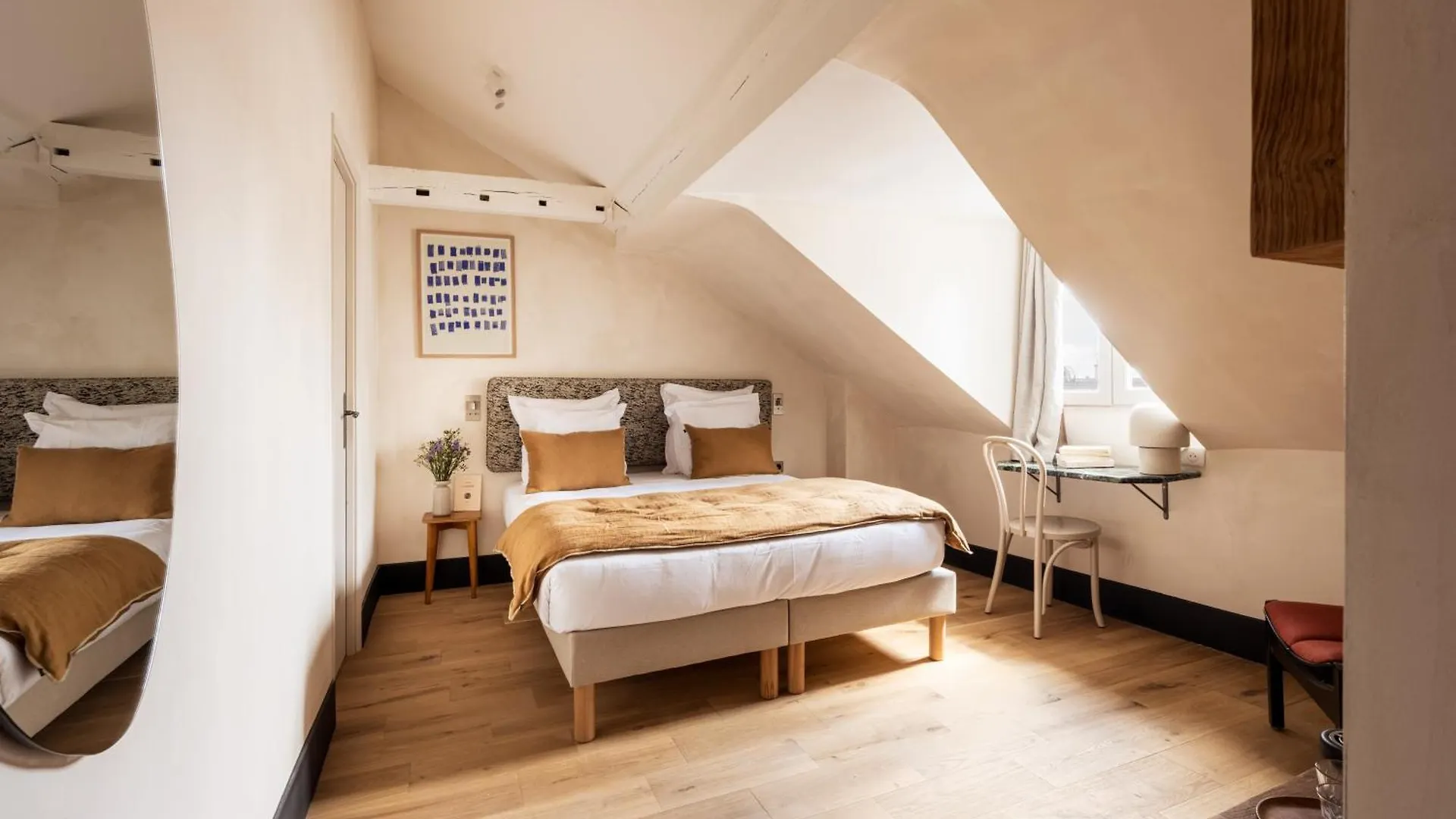 Hotel De La Gaite Париж
