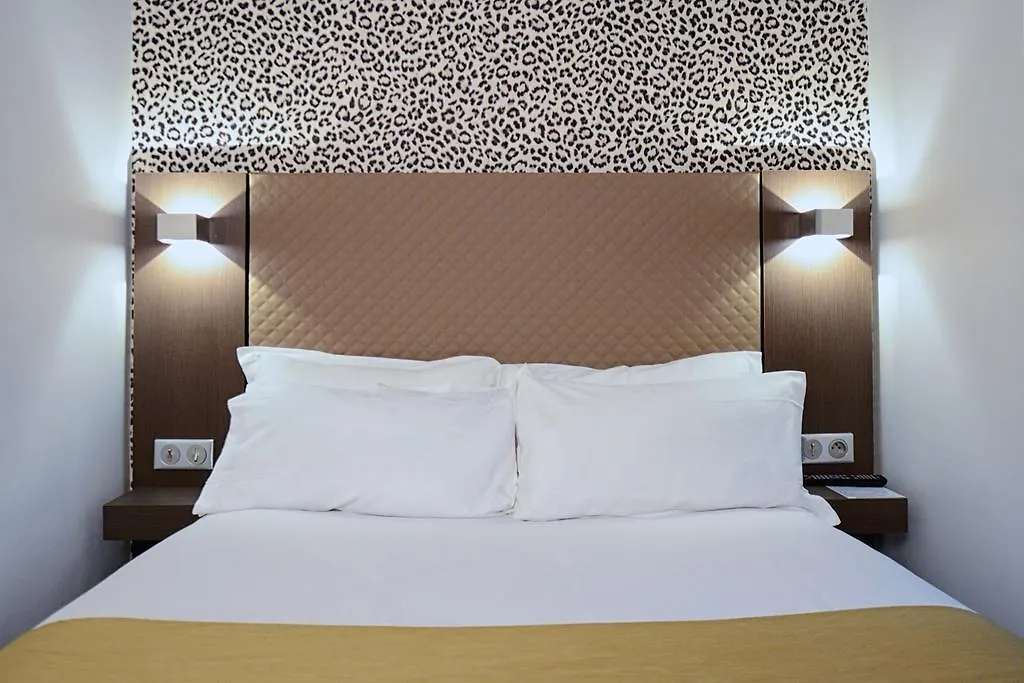 Hotel De La Gaite Париж 3*,  Франция