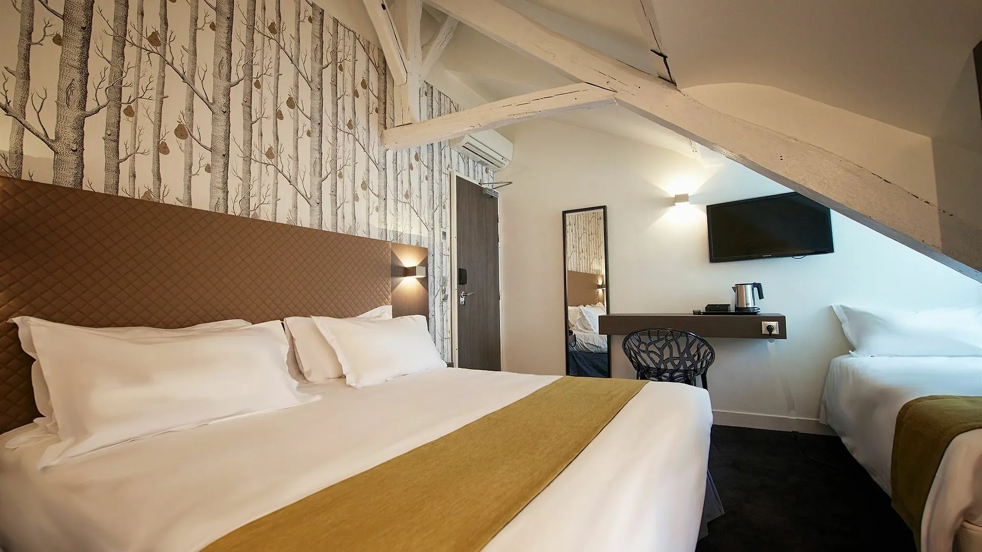 Hotel De La Gaite Париж Франция