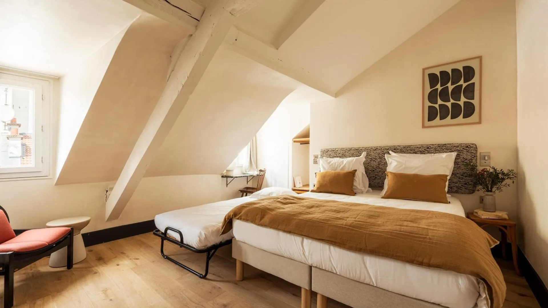 Hotel De La Gaite Paris 3*,